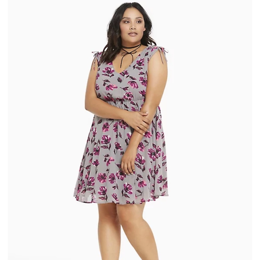 Torrid FLORAL PRINT TIE SLEEVE CHIFFON SKATER DRESS Size‎ 4